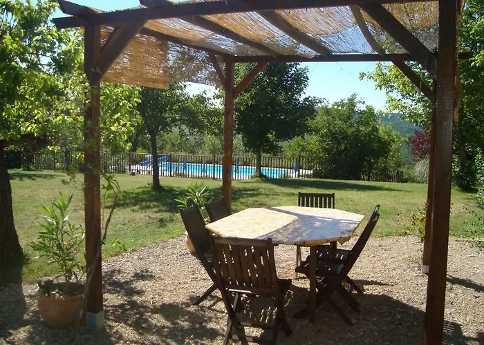 Des Cyprès Hébergement de vacances *